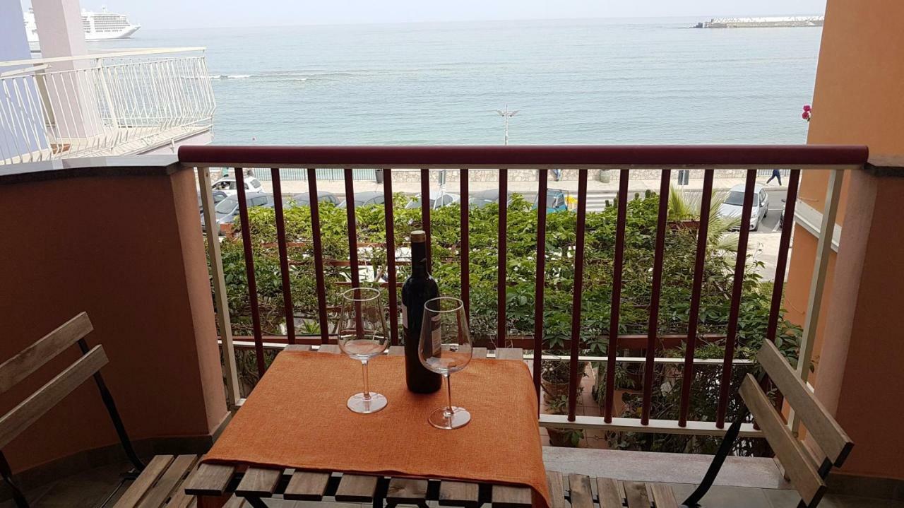 Loft Baia Di Giardini Apartment Bagian luar foto