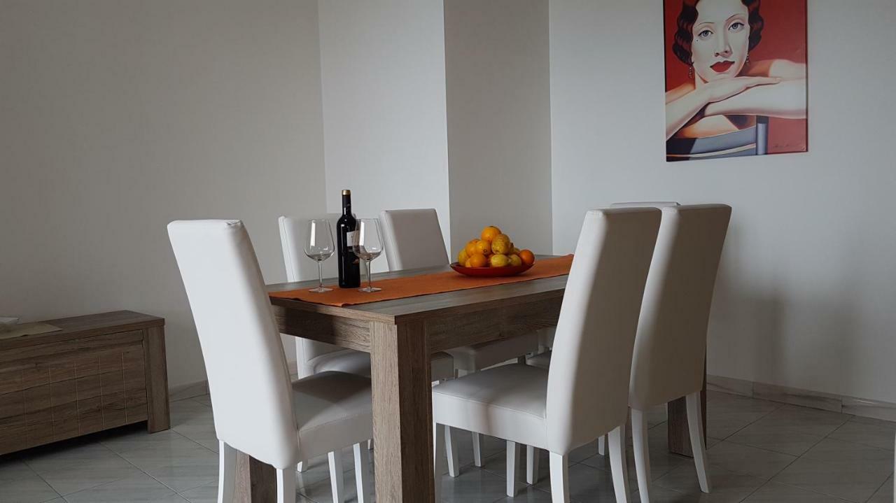 Loft Baia Di Giardini Apartment Bagian luar foto
